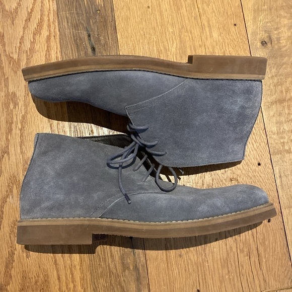 Saks Fifth Avenue Mens Dempsey Chukka Boots Gray Suede Lace Up Crepe Sole 7.5M - Picture 1 of 11